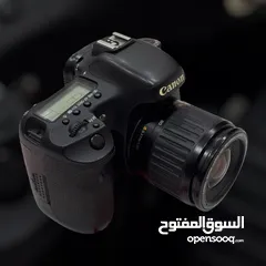  1 للبيع كاميرا Canon 7D – احترافية بسعر مغري