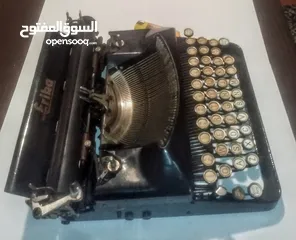  5 3 آلات طابعة يدوية وواحدة كهرباء . الاسعار والتفاصيل في الوصف.