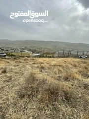  1 ارض أ طابو وسط الخدمات اول النصارية من جهة نابلس بالقرب من الشارع الرئيسي والبيع من المالك مباشرة