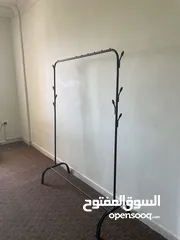  4 علاقة ملابس