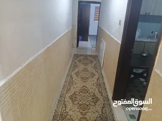  14 شقه مفروشه  طابق ارضي  بالزرقاء جبل طارق   قريبة من الخدمات