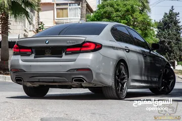  25 Bmw 530I 2023 M kit Gasoline   السيارة مميزة جدا و قطعت مسافة 75,000 كم فقط
