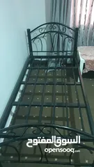  2 تخت حديد بحاله جيدا جدا استعمال بسيط