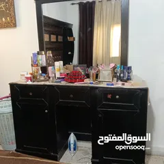  4 غرفه نوم للبيع بحاله جيدة جدا نظيفه للبيع المستعجل