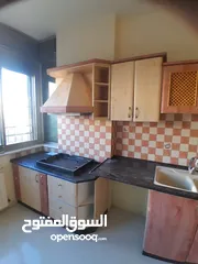  6 شقه للايجار قرب شارع الارسال مقابل المقاطعه