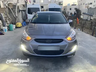  1 اكسنت 2018 فل الفل عدا الفتحة  رخصة وتامين سنة  كوشوك جديد تيبول جديد