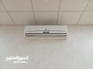  1 للبيع مكيف سبلت طنين  سفاري  العدد 4  بحالة جيدة   سعر  المكيف الواحد 60