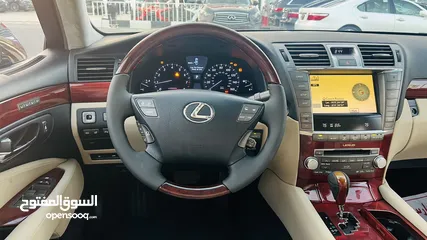  19 Lexus LS 460 L