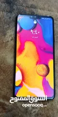  8 LG V40.  التخزين 64. شريحه ورام