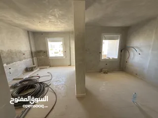  3 شقة أرضية بإطلالة مفتوحة وتشطيب مؤسس — فرصة لتصميم لمساتك الخاصة!