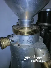  2 ماكينة طحن قهوة عدد 2 للبيع 1فاز