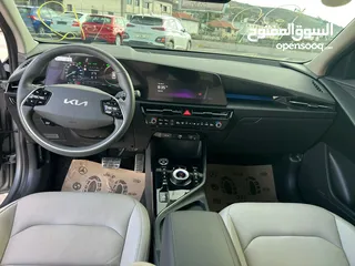  12 كايا نيرو  هايبرد (بنزين+كهرباء ) فل الفل  فتحة سقف  لون مميز اضافات مميزة /2022 جناح اسود