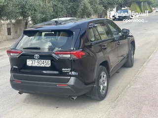  13 Toyota Rav4 model 2023  وارد الوكالة و ما زالت تحت الكفالة قطعت فقط 29 الف كيلو فحص كامل بلا حوادث