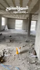  3 روف مساحته 235 متر اطلالة على ثلاث اتجاهات كاشف