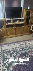  4 خزانة تلفزيون نضيفه لون عسلي