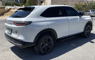  6 هوندا e.NS1 2023 لون ابيض