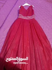  1 فستان بناتي يلبس عمر 13 و14 سنه