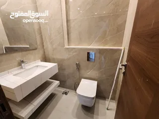  8 شقة مع روف دوبلكس للبيع في منطقة الظهير - ref : 14490