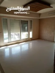  2 شقة مميزة للبيع في موقع مميز في الدوار السابع طابق ثالث 131م بتشطيبات راقيه / ref 9546