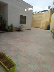  17 بيت سوبر ديلوكس مستقل للبيع اربع واجهات حجر عمر البناء 3 سنوات اطلاله بانوراميه جميله جدا