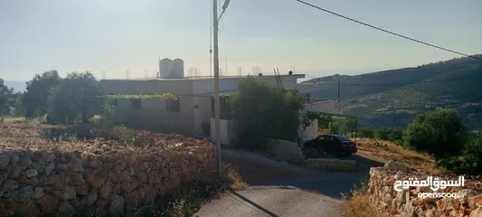  8 منزل مطل للبيع