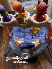  5 كرسي هزاز للاطفال من الولادة وحتى السنتين من ماركة fisher price لون ازرق مع هيكل ازرق سهل الاستخدام