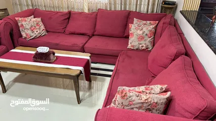  12 طقم كنب كورنر تفصيل بحالة جيدة جدا للبيع بداعي التغير بسعر لقطة و جودة رائعة