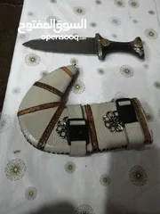  3 خنجر يمني ملبس جلد ومقبض عاج