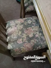  1 طاولة سفرة مكونة من ست كراسي