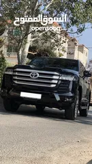  5 لانــد كــروزَر 2025 زيرو – عروض حصرية - أسود ملكي – للأيجار بأفضل الأسعار