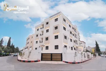  28 شقة طابق ارضي مساحة 130 م مع ساحات واسعه عند ضاحيه الحسين بجانب حديقة الاستقلال