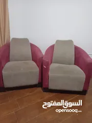  1 كنب عدد 2 بحاجة لتنظيف  للبيع