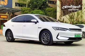  8 QIN PLUS EV 2022/2023 فل اضافات مع فتحة