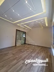  2 شقة فاخرة للبيع في رجم عميش