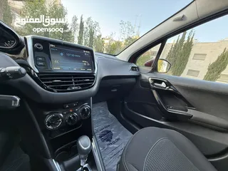  17 بيجو 208 موديل 2019 فل كامل اعلى صنف عداد 30 الف كيلو بحاله الشركه