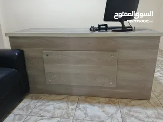  12 اثاث مكتبي كامل بحالة جيدة للبيع