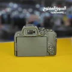  9 كاميرا كانون Canon R10