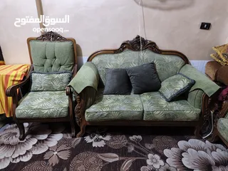  11 طقم كنب 8 مقاعد  للبيع موجود برصيفه قشاك اسود اصلي مافيه كحوت او ضربات بصلاه ع نبي
