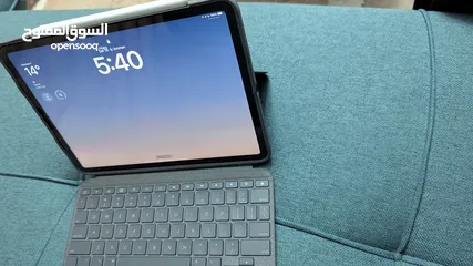  6 Logitech Combo Touch iPad Pro 11-inch keyboard case كيبورد ايباد برو من شركة لوجيتيك السويسرية