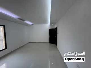  10 بسعر مميز للبيع شقة واسعة من غرفتي نوم