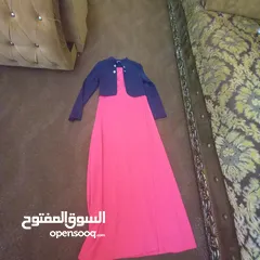  2 ملابس للبيع بسعر حررررق بحال الوكاله يتوفر  بلاطين جينز ،،،فساتين  شيفون ،، بلايز  مقاس 40,,,,42