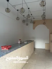  8 مخازن للإيجار او للبيع