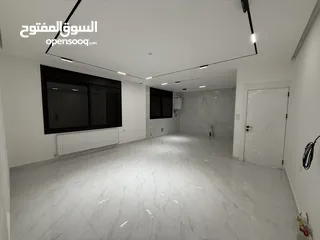  7 بالاقساط شقة طابق ارضي مساحة 200 م + 100 م ترس
