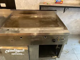  4 جريل وفاير وثلاجتين للبيع