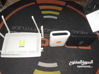  2 راوترات وموزع
