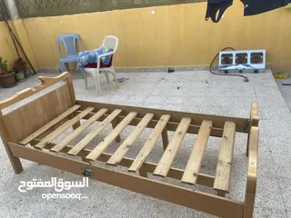  1 تخت جديد بحالة الوكالة