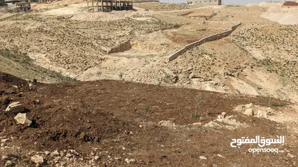  11 ارض مميزة محفورة بسعر مناسب