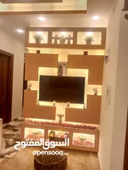  5 شقه للبيع طابق ارضي موقع مميز