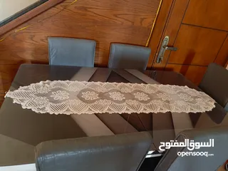  6 طاولة سفرة سيكوريت   6 كراسي شبه جديدة للبيع لعدم توفر مساحة كافية بعد الانتقال لمنزل اخر