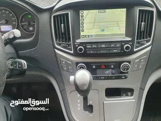  5 باصات  حديثه للتوصيل لجميع انحاء المملكة البحر الميت وحمامات ماعين العقبه وادي رم  البتراء الورديه